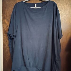 Lululemon Back in Action Short Sleeve Shirt *Nulu
Navy Blue
